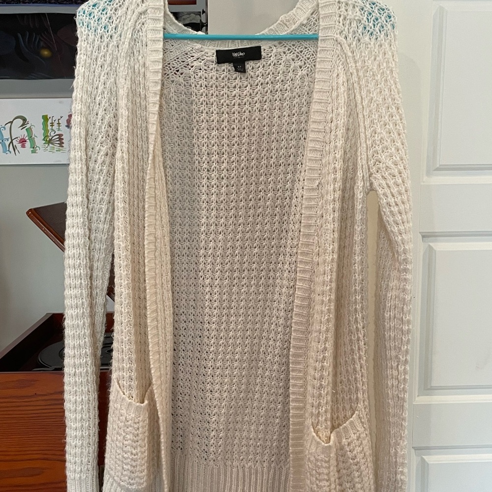 Long cardigan.